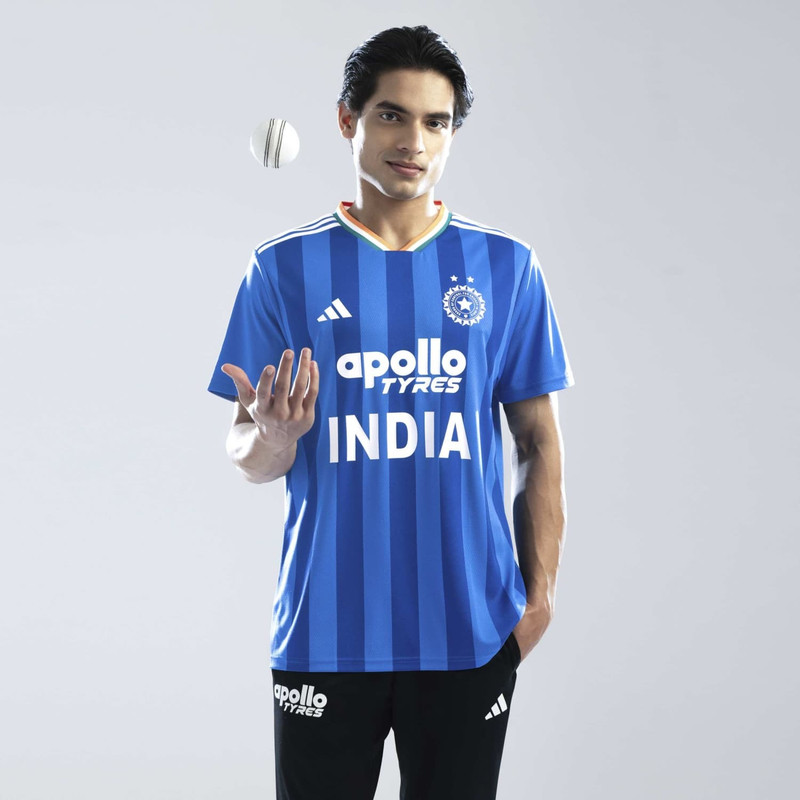 Belkin X Disney, Special Disney 100 Mickey & Friends Edition, Safe Wireless On Ear Kids Headphones with Mic, 30 Hours Playtime – Silver (Disney- 100 Mickey & Friends Silver)