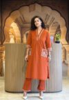 AADHYATREND Women Kurta Pant Set