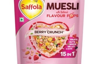 Saffola Muesli Berry Crunch with Flavour Pops, 450 gm | 15 in 1 Fruit and Nuts, Seeds, Millet & more | Cereals for breakfast rich with wholegrain, protein, fibre